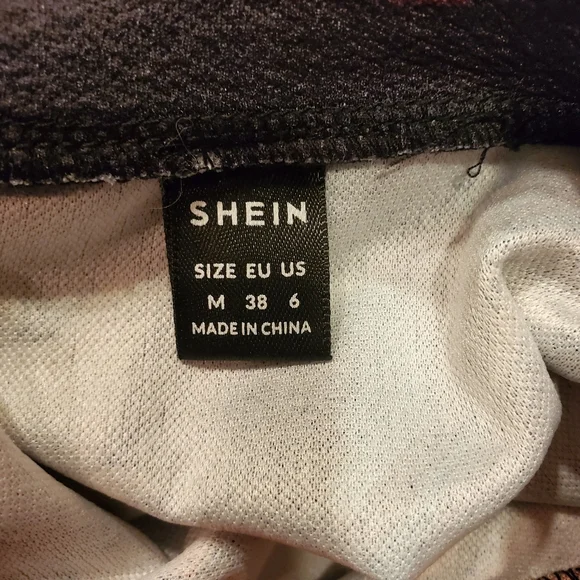 SHEIN Black Floral Knee Length Dress - Picture 3 of 3